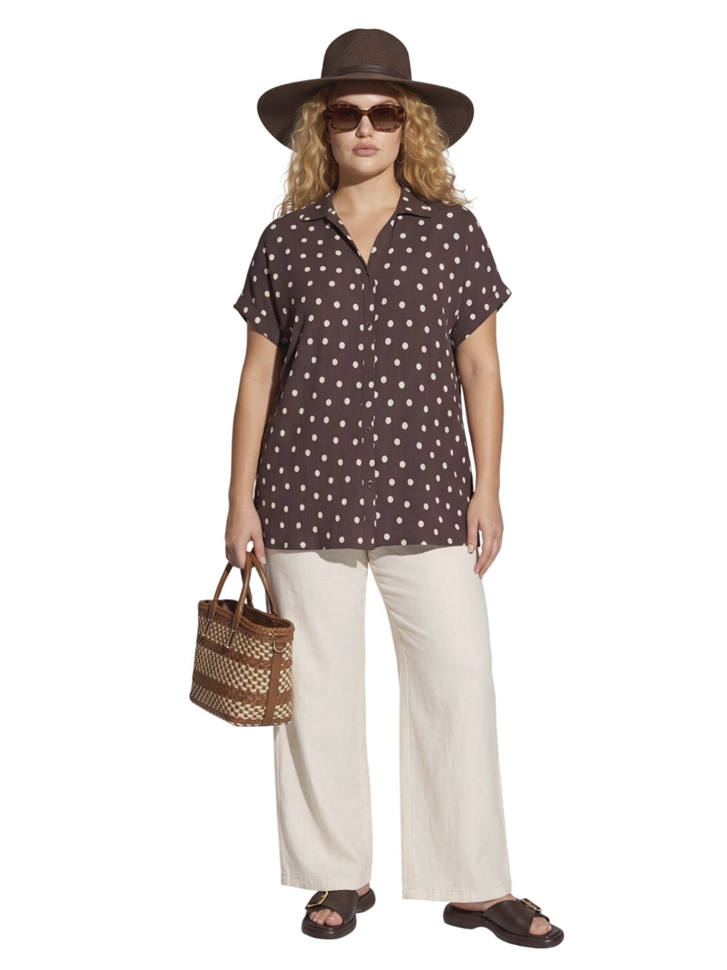 T-shirt Shape Of You en marron