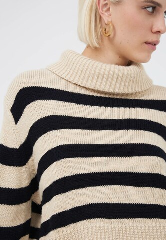 TOPTOP STUDIO Jumper in Beige