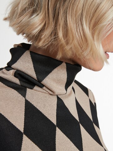 Ana Alcazar Top 'Miomy' in Beige