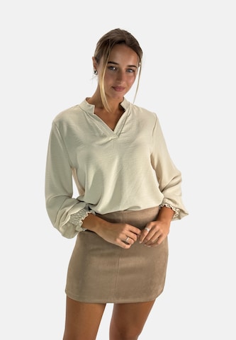 Elara Blouse in Beige