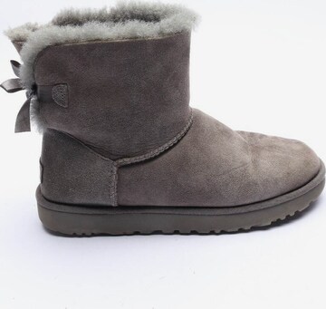 UGG Stiefeletten 42 in Grau: predná strana