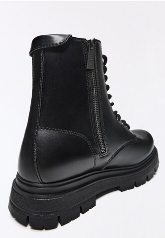 Bershka Boots med snörning i svart