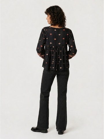 Miss June Blouse 'Aryz' in Black