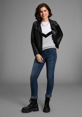 LAURA SCOTT Sweater in Black