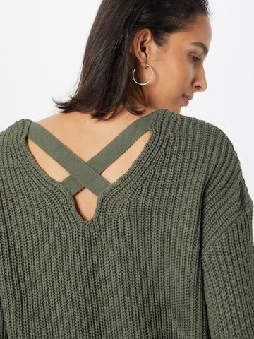 ABOUT YOU Pullover  'Michaela' in Grün