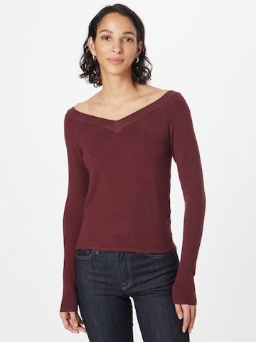 Pull-over PIECES en rouge : devant