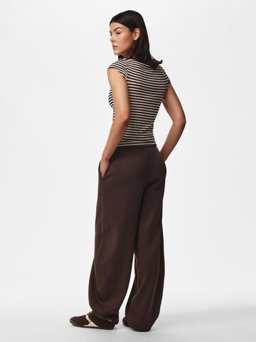 Loosefit Pantaloni 'PCSali Chilli' di PIECES in marrone