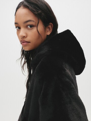 Pull&Bear Between-Season Jacket in Black