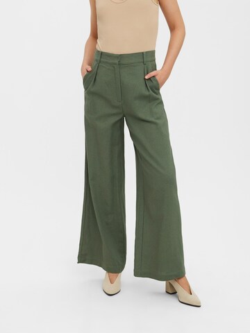 VERO MODA - Pierna ancha Pantalón plisado en verde: frente