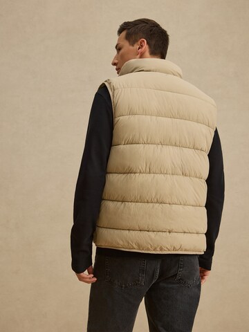 Gilet 'Torge' DAN FOX APPAREL en gris