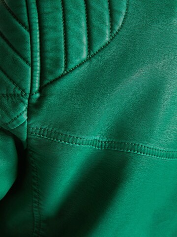 Veste mi-saison Bershka en vert