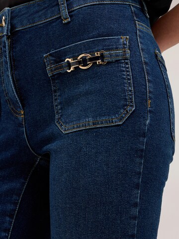 MOTIVI Flared Jeans in Blauw