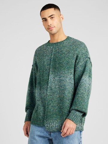 TOPMAN Sweater in Green: front