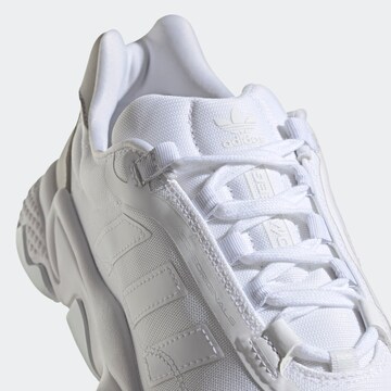 Sneaker bassa 'Ozweego Pure' di ADIDAS ORIGINALS in bianco