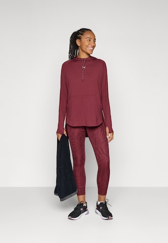 PUMA - Sweatshirt de desporto em vermelho