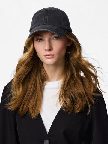 PIECES Cap 'PCBarah' in Grey: front