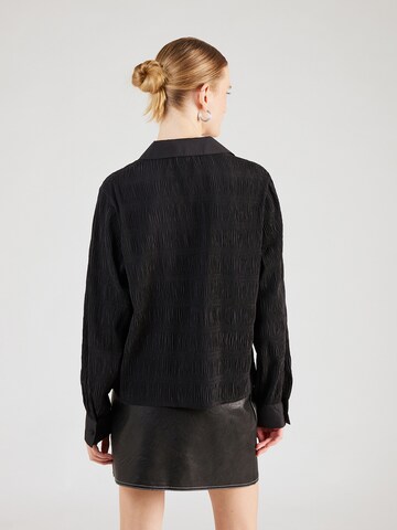 OBJECT - Blusa 'STINA' em preto