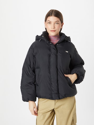 LEVI'S ® Zimní bunda 'Pillow Bubble Shorty' – černá: přední strana