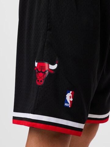 Mitchell & Ness Regular Панталон в черно