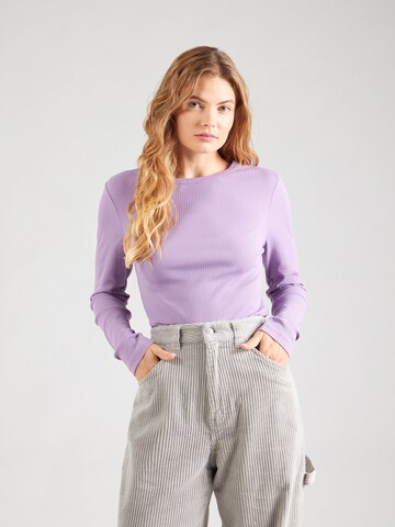 QS - Camisa em roxo: frente