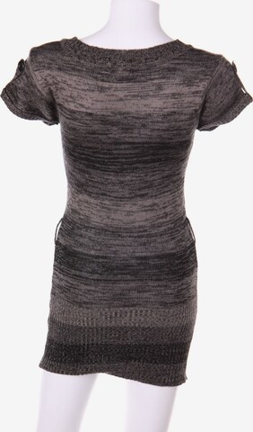 YES OR NO Dress in S in Grey
