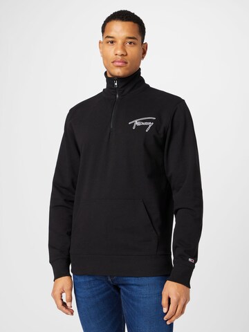 Tommy Jeans Sweatshirt in Black: front