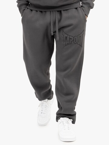 Tapout Loose fit Sports trousers in Grey: front