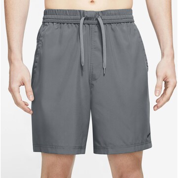 NIKE - regular Pantalón deportivo en gris