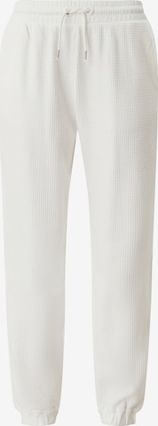 QS Tapered Pants in White: front