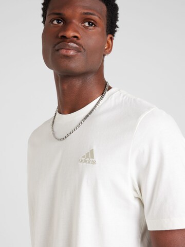 ADIDAS SPORTSWEAR - Camiseta funcional 'Essentials' en blanco