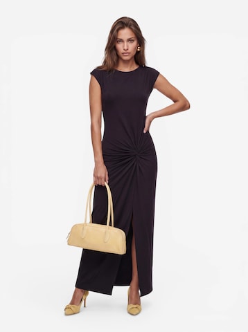 SNOBARIA Kleid in Schwarz: Vorderseite
