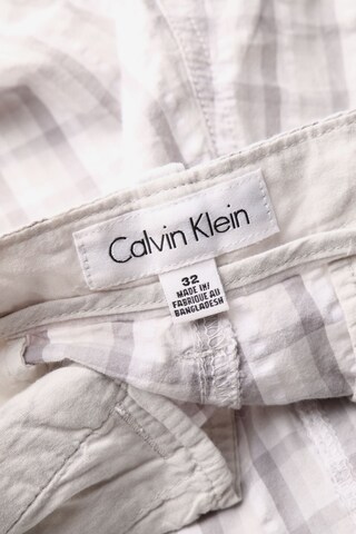 Calvin Klein Shorts in 32 in White