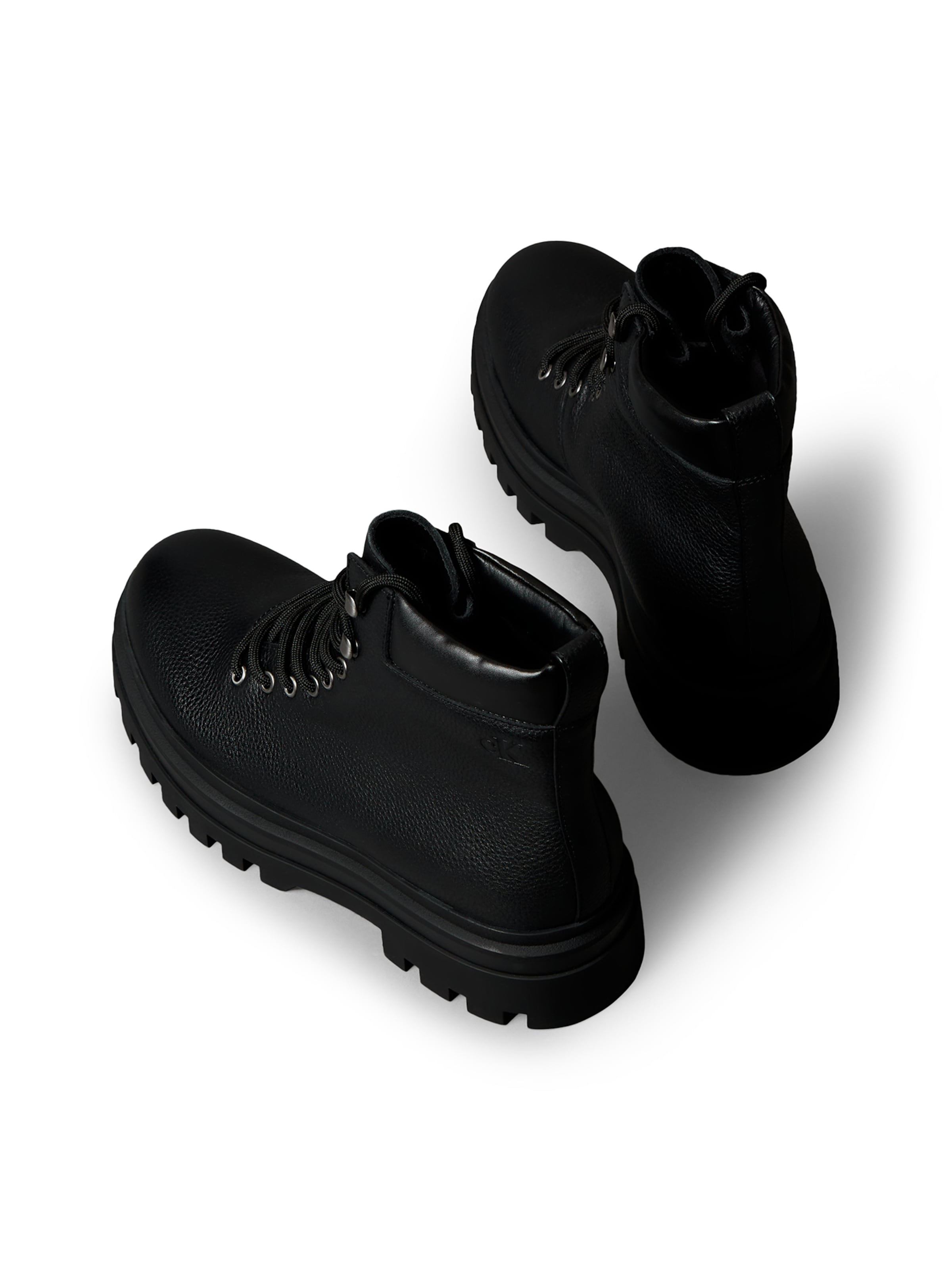 Calvin KleinGležnjače na vezanje - crna boja