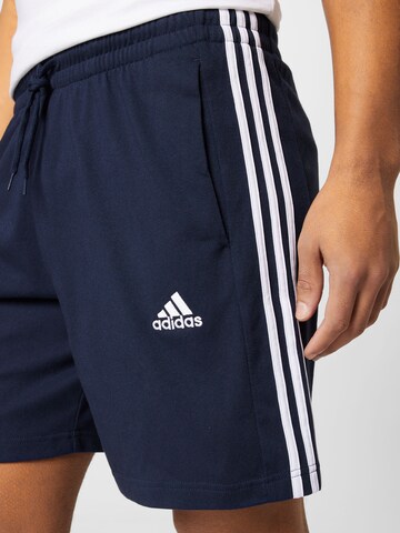 ADIDAS SPORTSWEAR Regularen Športne hlače 'Essentials' | modra barva