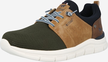 MUSTANG Низкие кроссовки в Зеленый: спереди