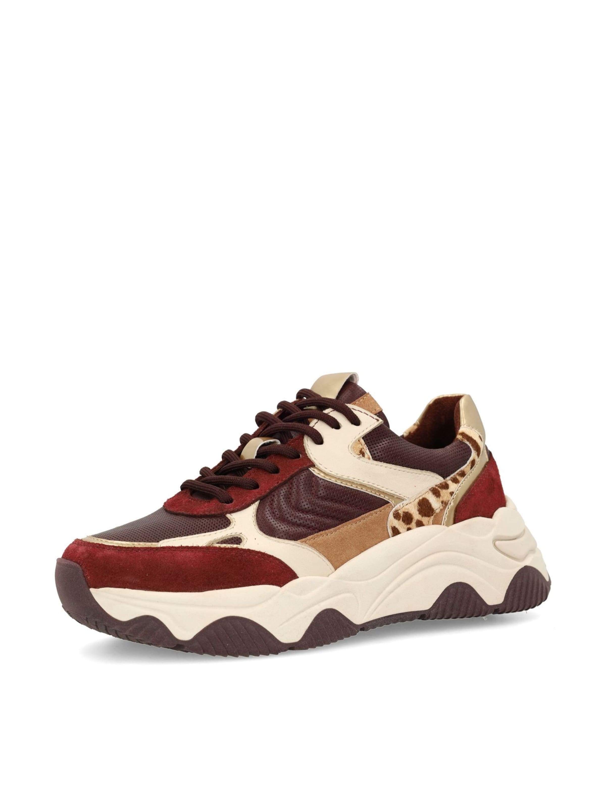 SACHA Baskets basses en chocolat / noisette / rouge / blanc cassé, Vue avec produit