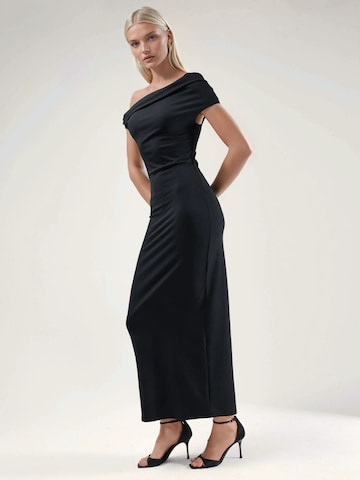 Hiccup Evening dress in Black