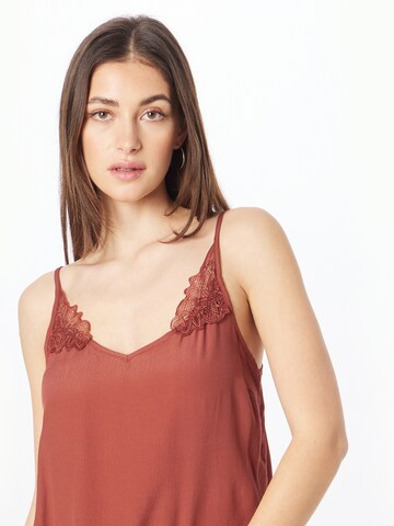 ABOUT YOU Top 'Liz' in Brown