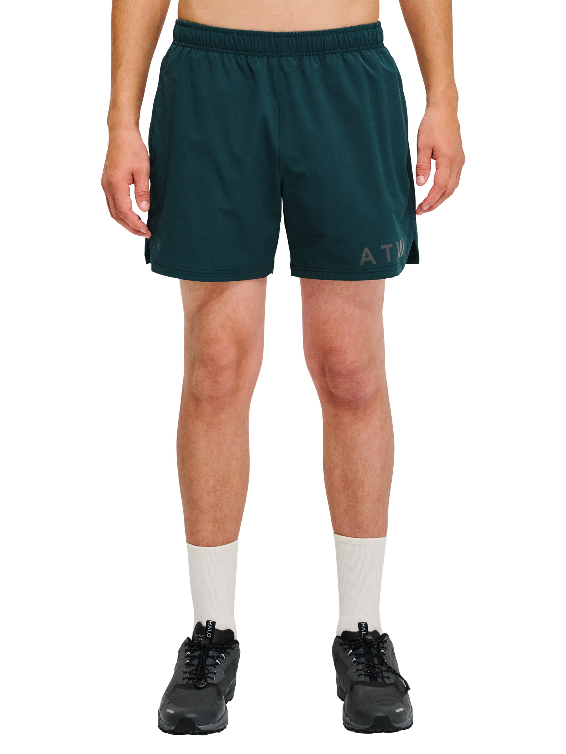 HALO Loose fit Pants in Green: front