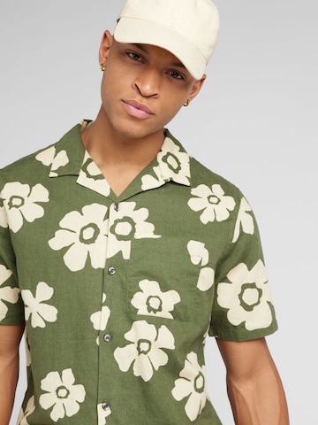 GAP Regular fit Button Up Shirt in Green