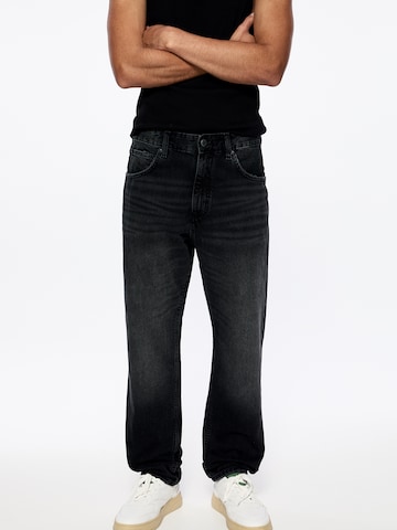 Pull&Bear Loose fit Jeans in Black: front