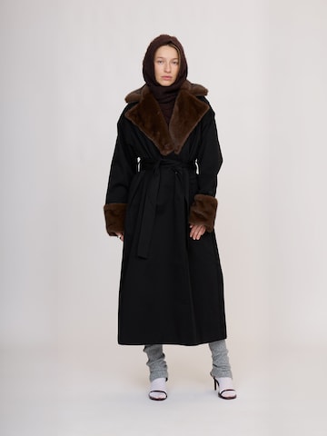 Manteau mi-saison ' OonaRS ' Résumé en noir : devant