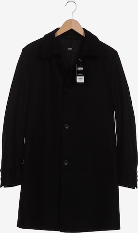 BOSS Black Mantel M in Schwarz: Vorderseite