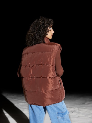 VIERVIER Vest 'Yaren' in Brown