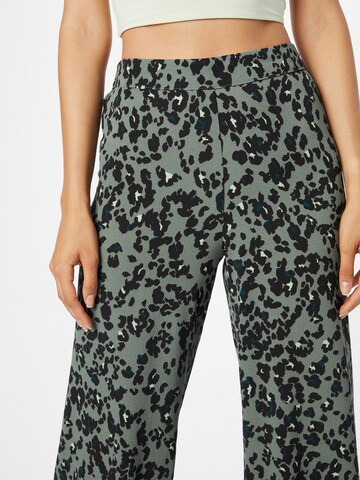 VERO MODA Wide leg Trousers 'SAGA' in Green