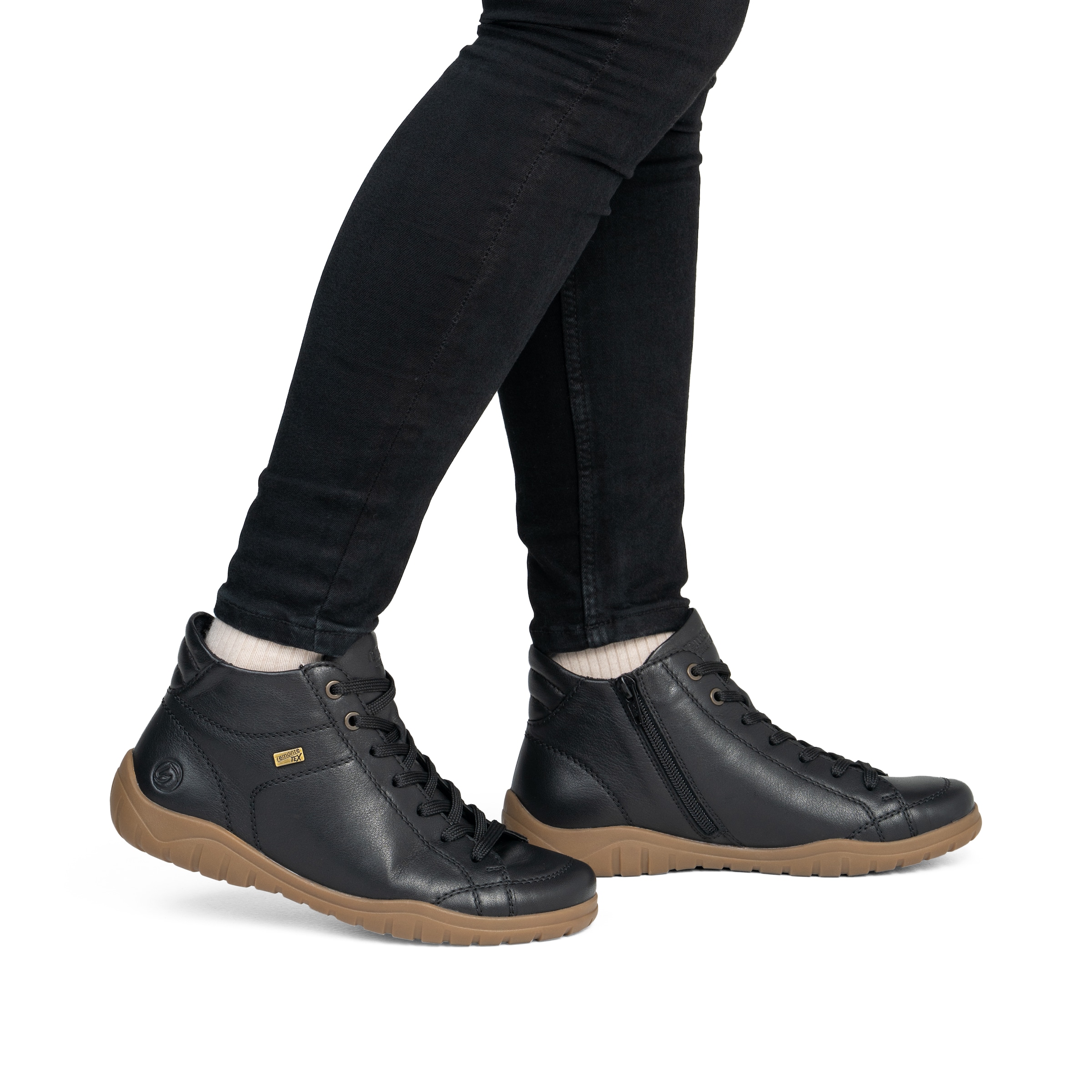 Bottes à lacets REMONTE en noir : devant