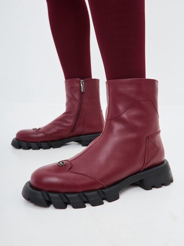 CESARE GASPARI Ankle Boots in Rot: predná strana