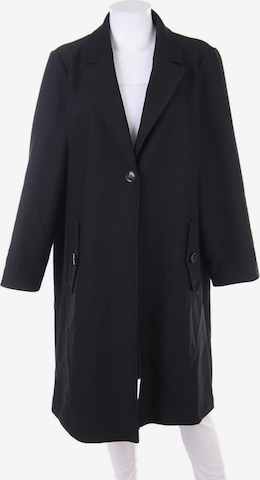 H&M Jacket & Coat in M in Black: front