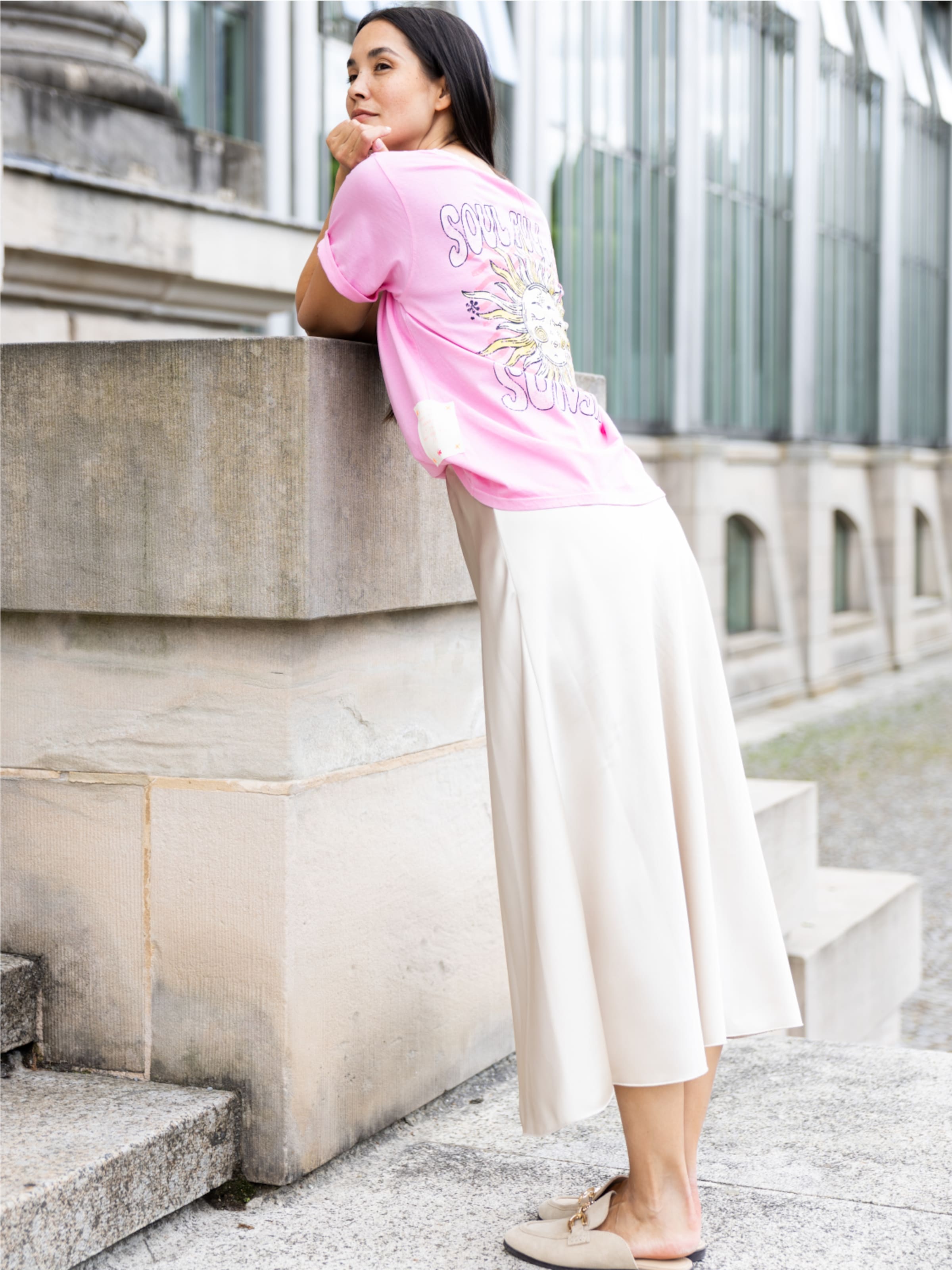 Maglietta 'Tshirt Soulful Sunshine pink' di LIKS. Munich in rosa