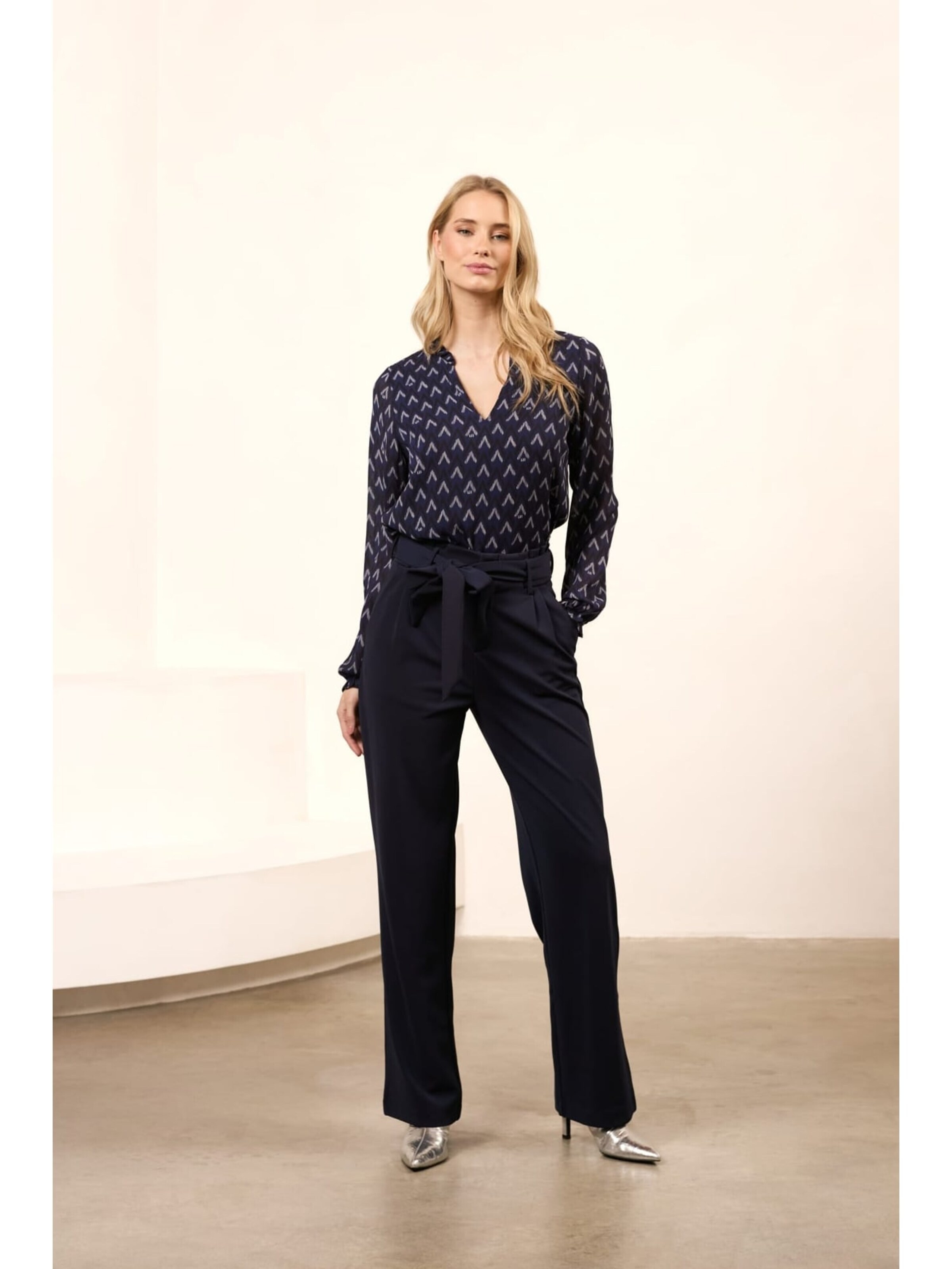 LOFTY MANNER Top 'QJ01 - Blouse Eliza' in Blauw
